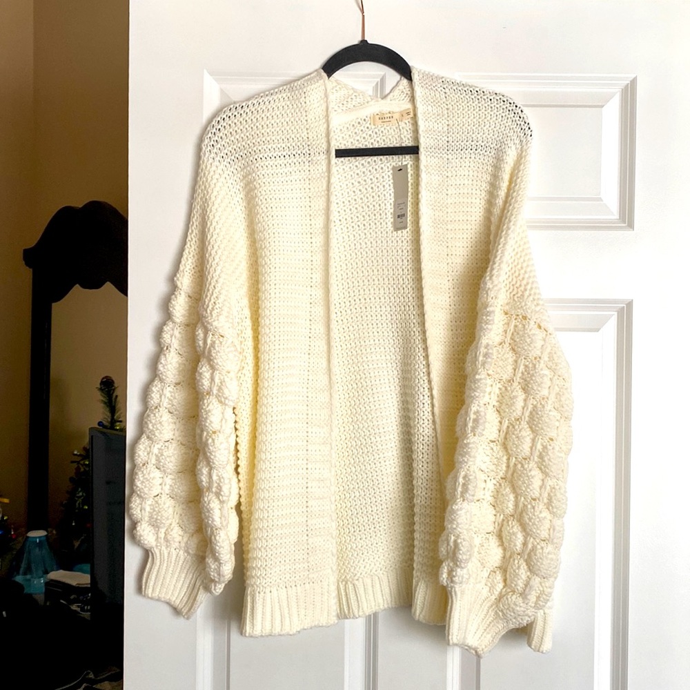 Bubble sleeve cream cardigan